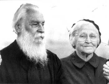 Батюшка и Матушка по приезде на Родину. 1991 г.